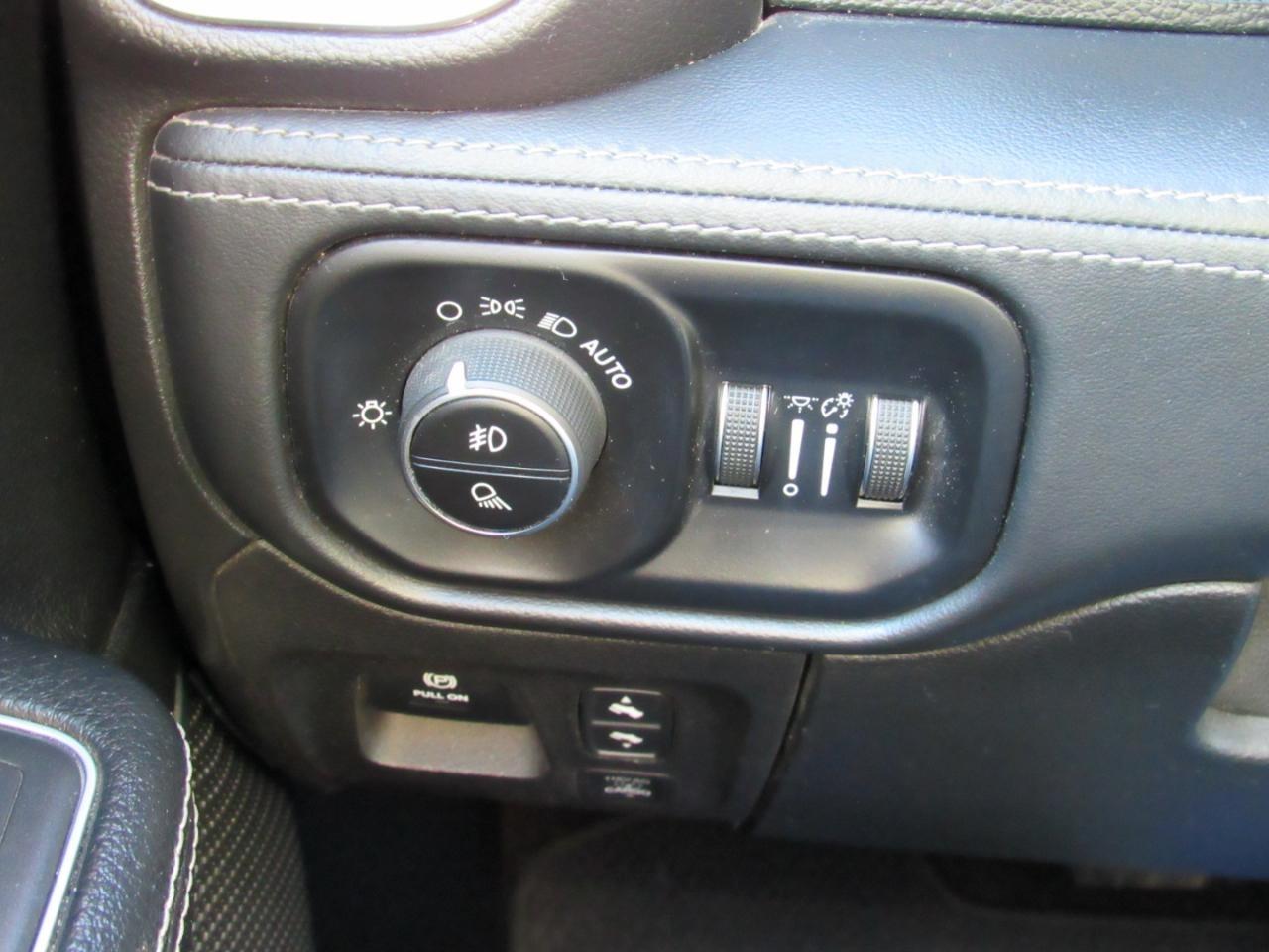 RAM 1500 Laramie Crew Cab 4WD 2020