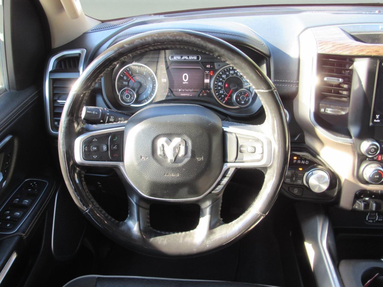 RAM 1500 Laramie Crew Cab 4WD 2020