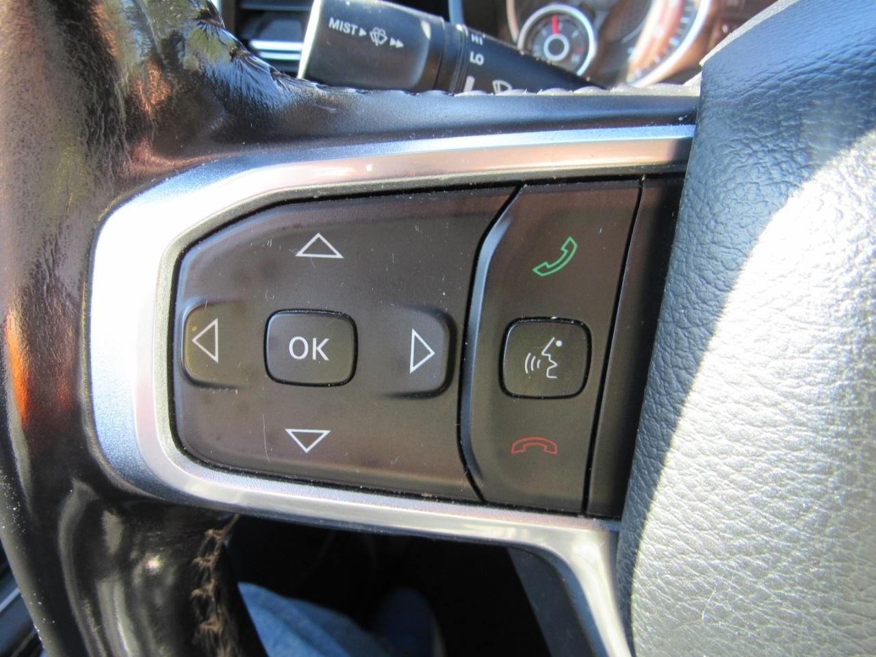 RAM 1500 Laramie Crew Cab 4WD 2020