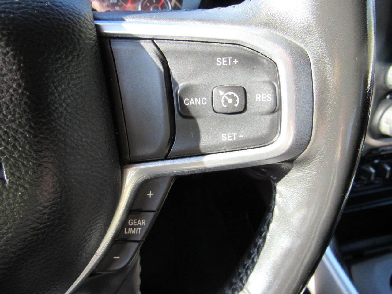 RAM 1500 Laramie Crew Cab 4WD 2020