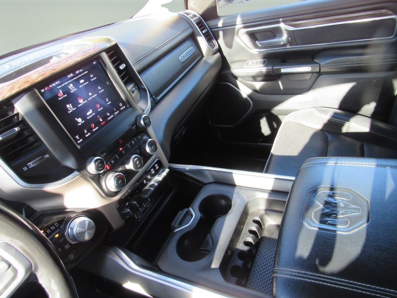 RAM 1500 Laramie Crew Cab 4WD 2020