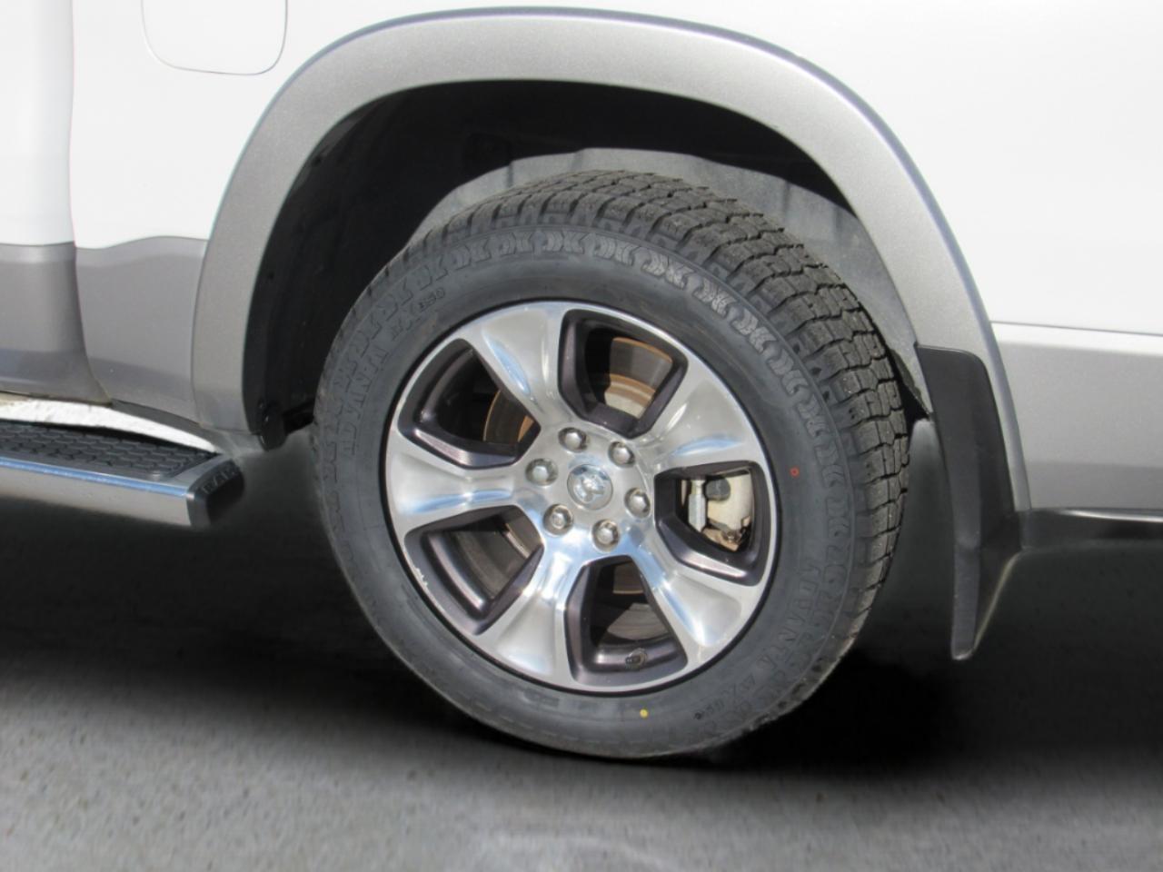 RAM 1500 Laramie Crew Cab 4WD 2020