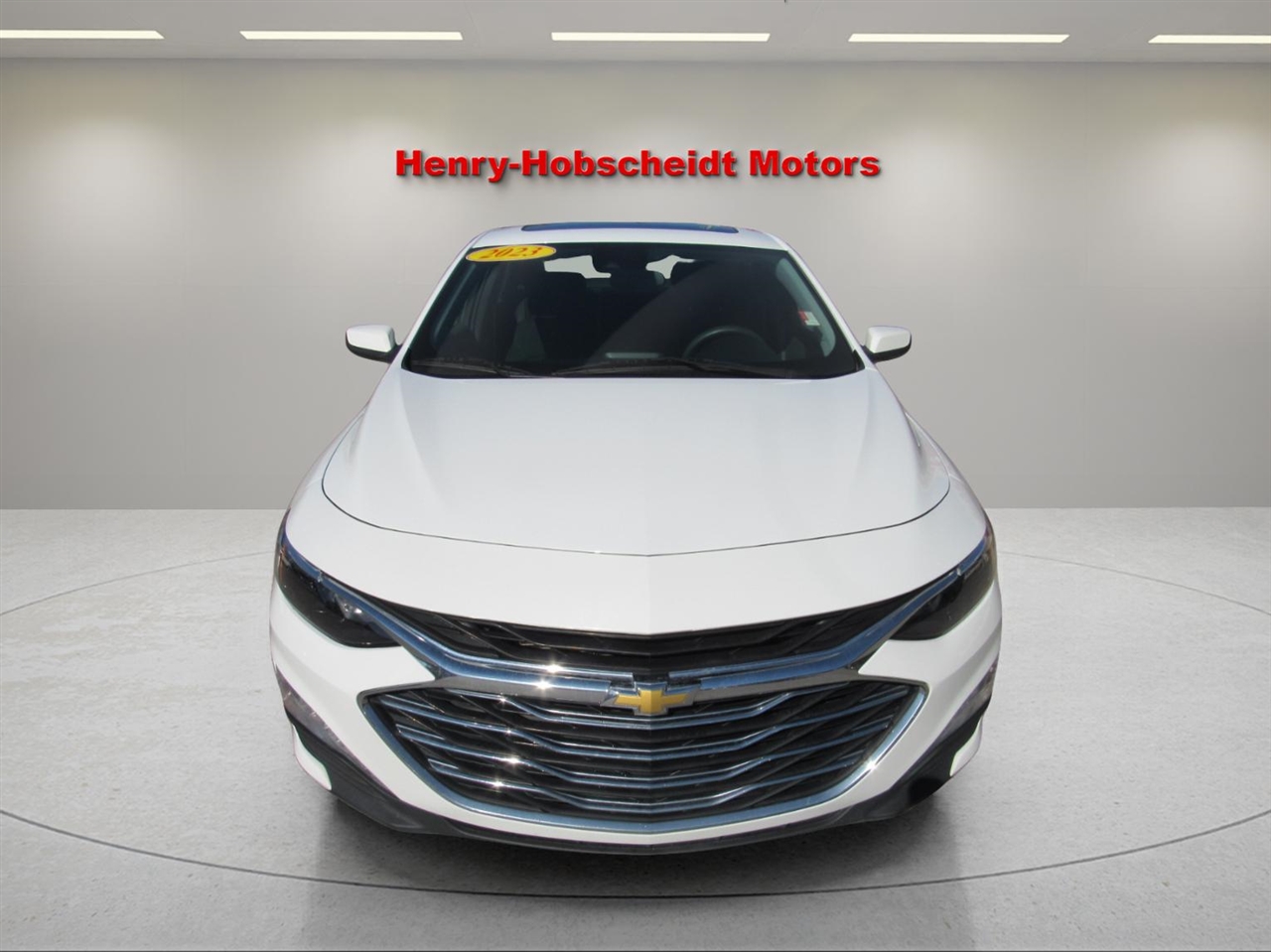 2023 Chevrolet Malibu 1LT photo 2