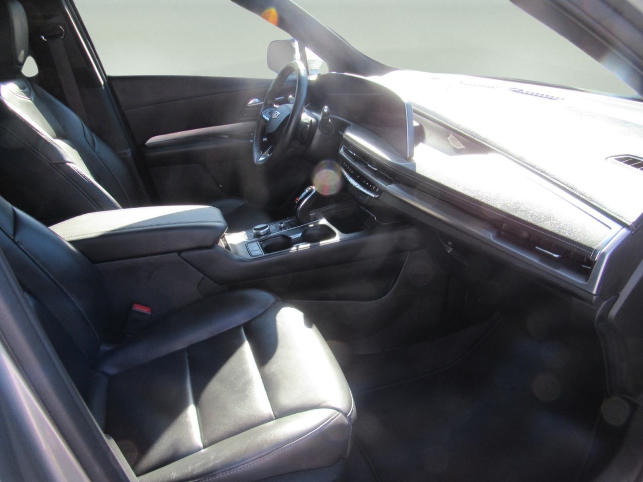 Cadillac XT4 Premium Luxury AWD 2024