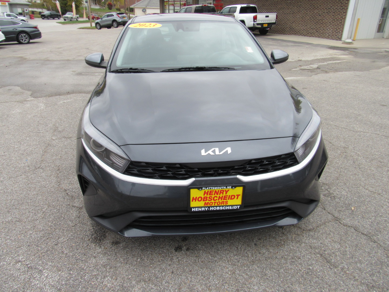 2023 Kia Forte LXS photo 2