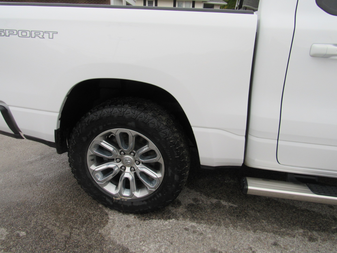 RAM 1500 Laramie Crew Cab 4WD 2023 RAM 1500 Laramie Crew Cab 4WD 2023