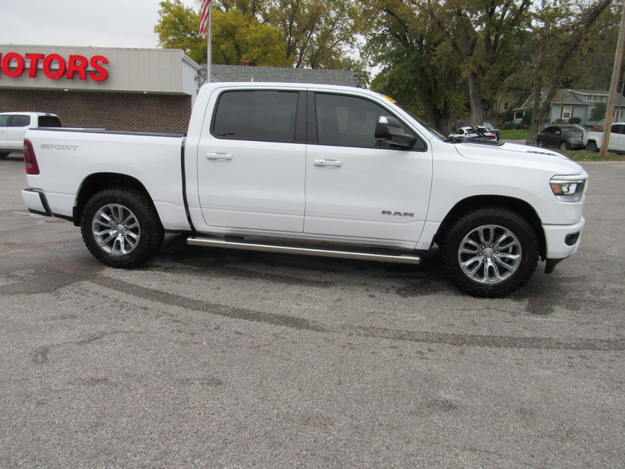 RAM 1500 Laramie Crew Cab 4WD 2023 RAM 1500 Laramie Crew Cab 4WD 2023