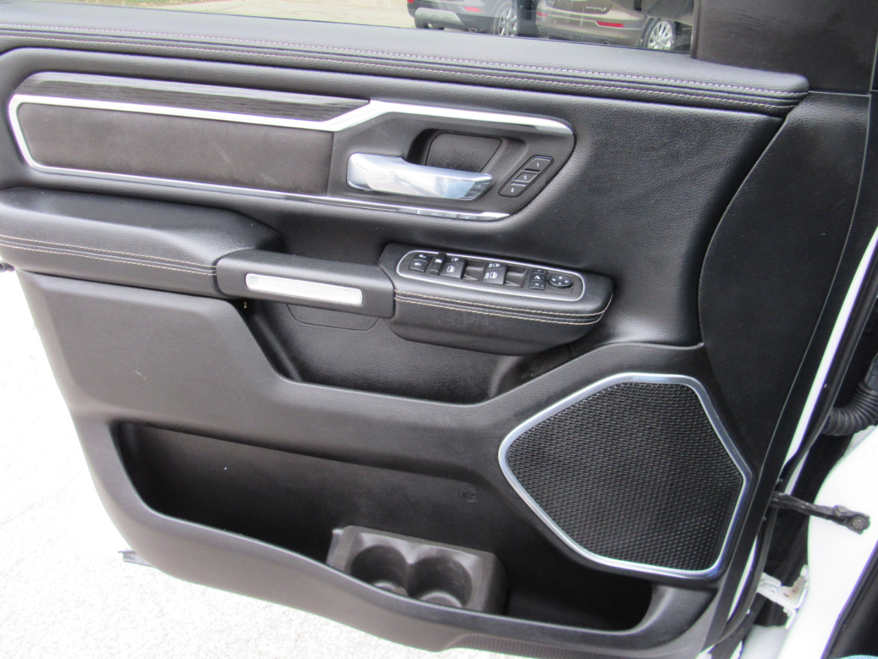 RAM 1500 Laramie Crew Cab 4WD 2023 RAM 1500 Laramie Crew Cab 4WD 2023