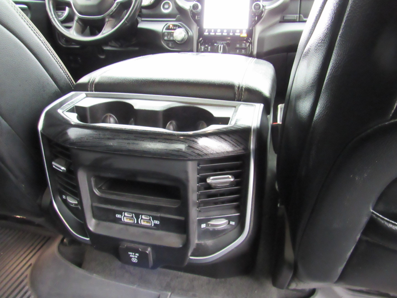 RAM 1500 Laramie Crew Cab 4WD 2023 RAM 1500 Laramie Crew Cab 4WD 2023