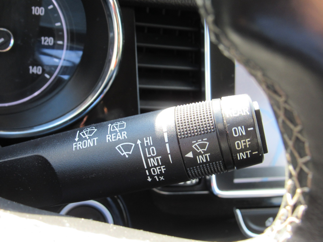 Buick Encore Premium FWD 2018 Buick Encore Premium FWD 2018