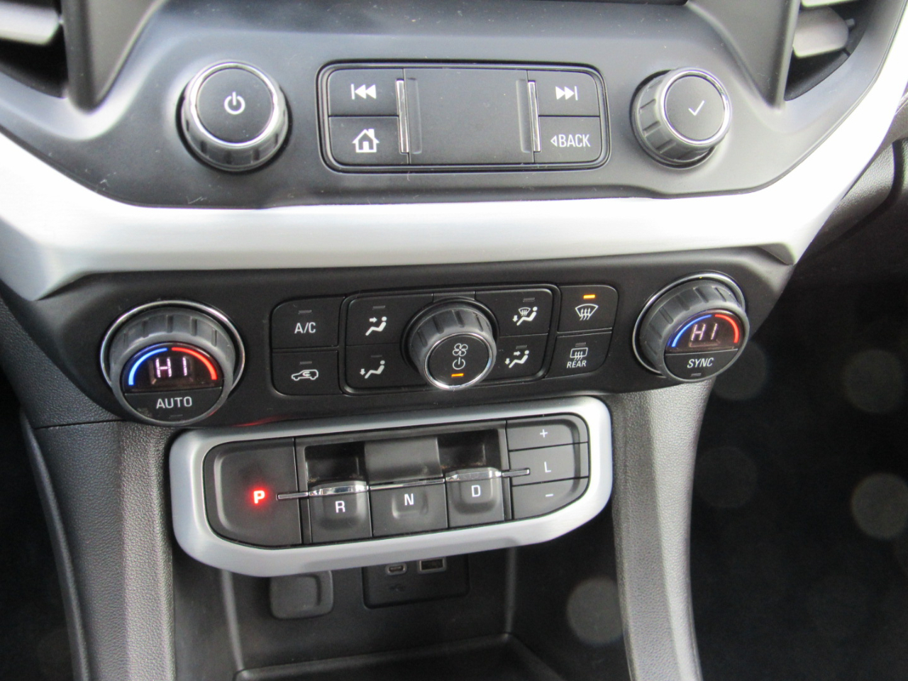 GMC Acadia SLE AWD 2020