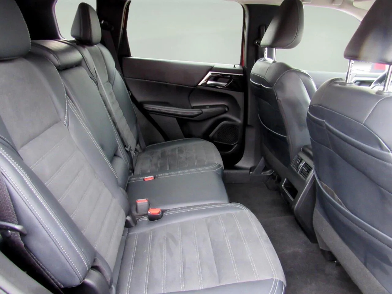 Mitsubishi Outlander SE S-AWC 2024