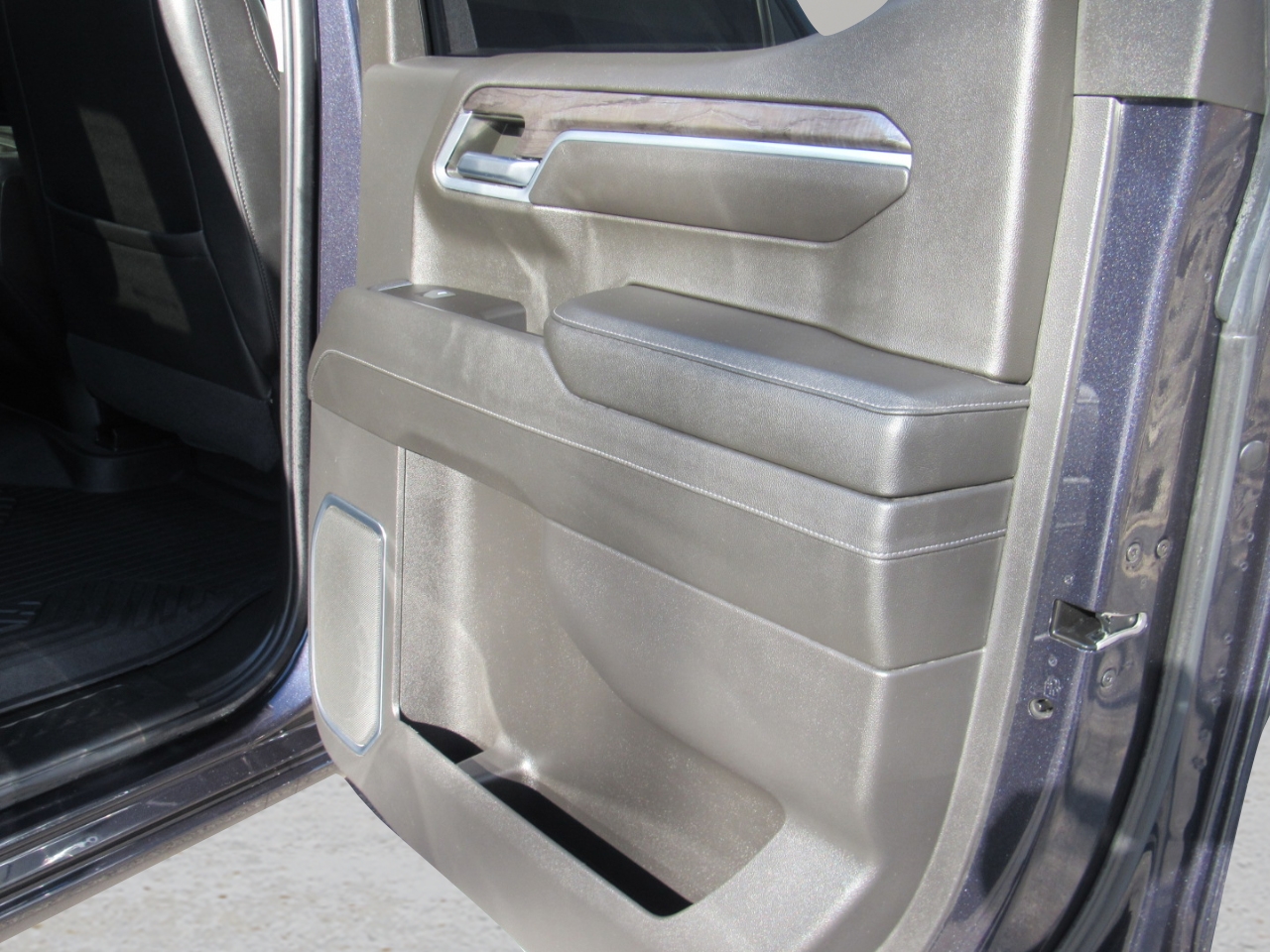 Chevrolet Silverado 1500 LTZ Crew Cab 4WD 2022