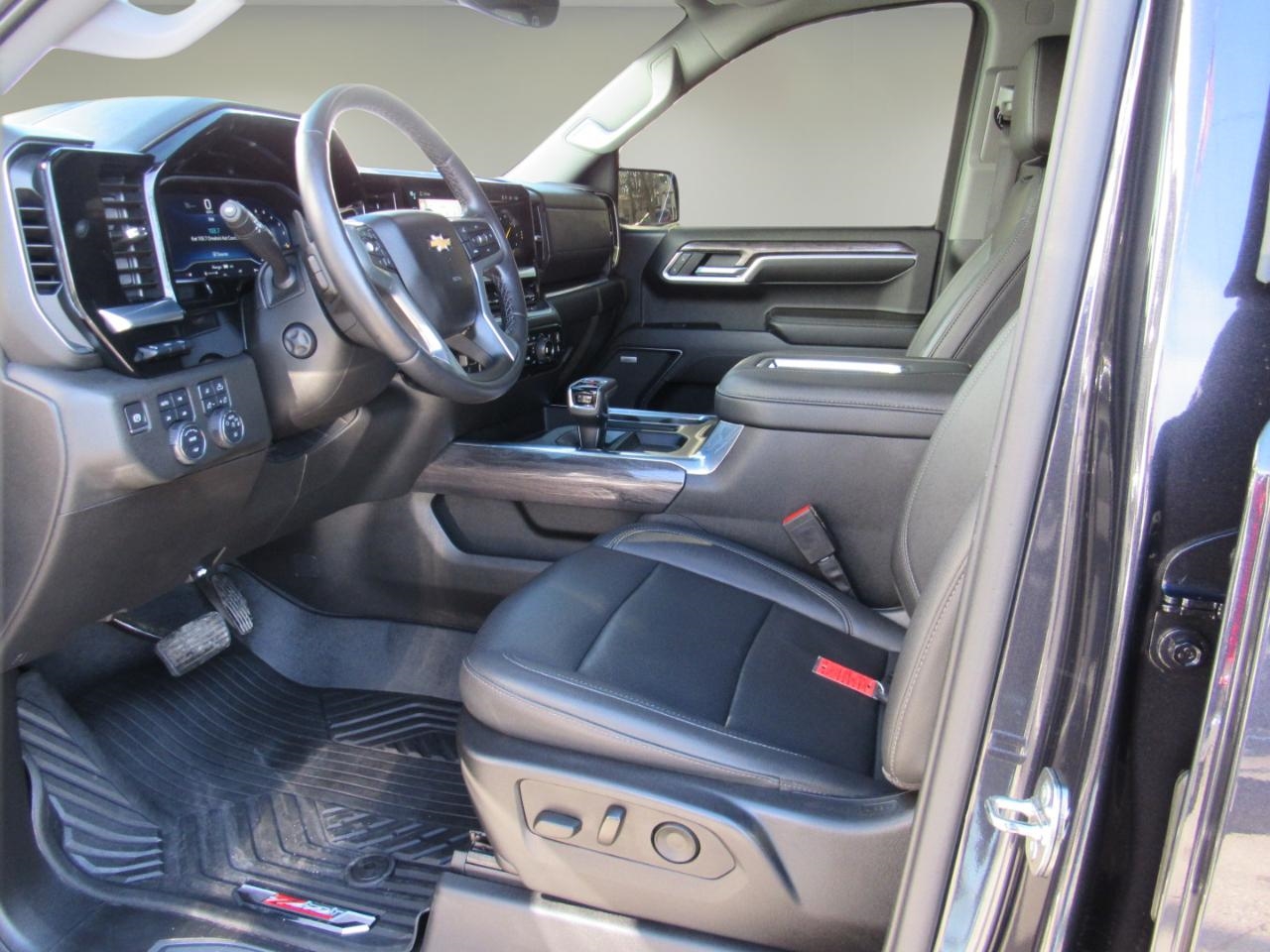 Chevrolet Silverado 1500 LTZ Crew Cab 4WD 2022