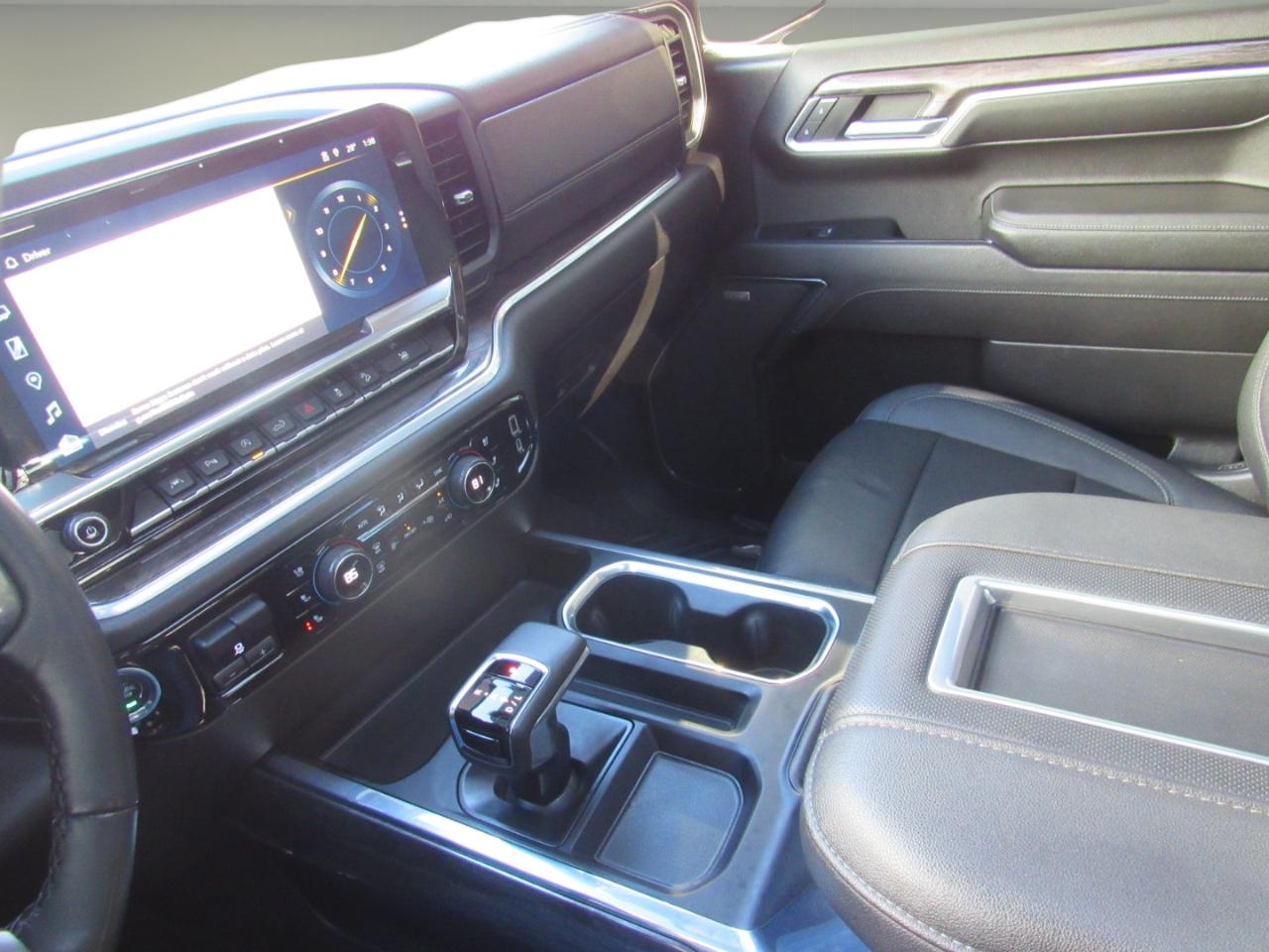 Chevrolet Silverado 1500 LTZ Crew Cab 4WD 2022