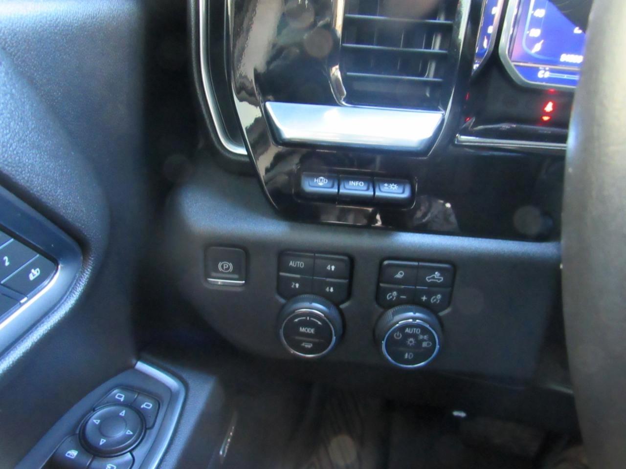 Chevrolet Silverado 1500 LTZ Crew Cab 4WD 2022