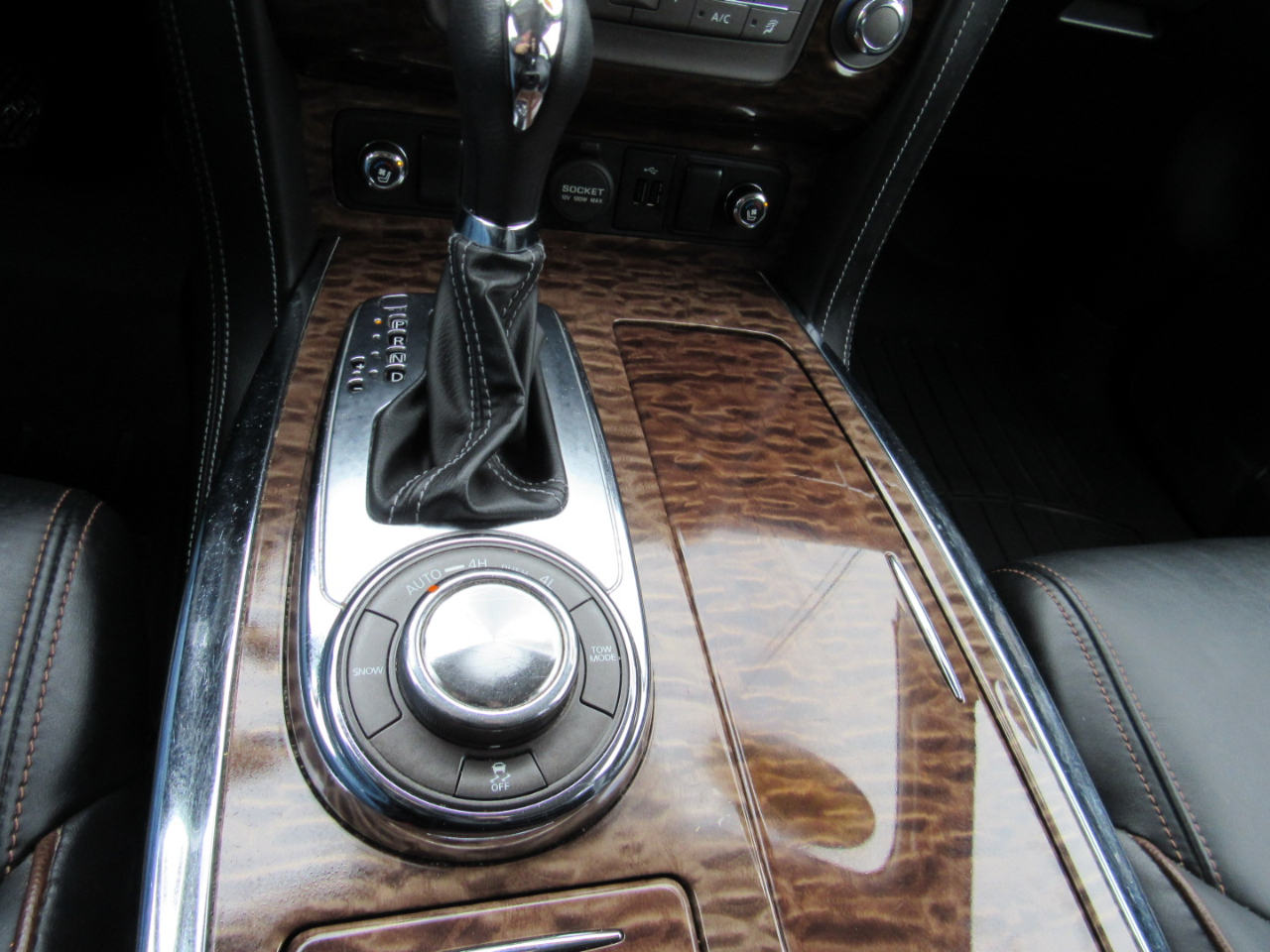 Nissan Armada Platinum 4WD 2018