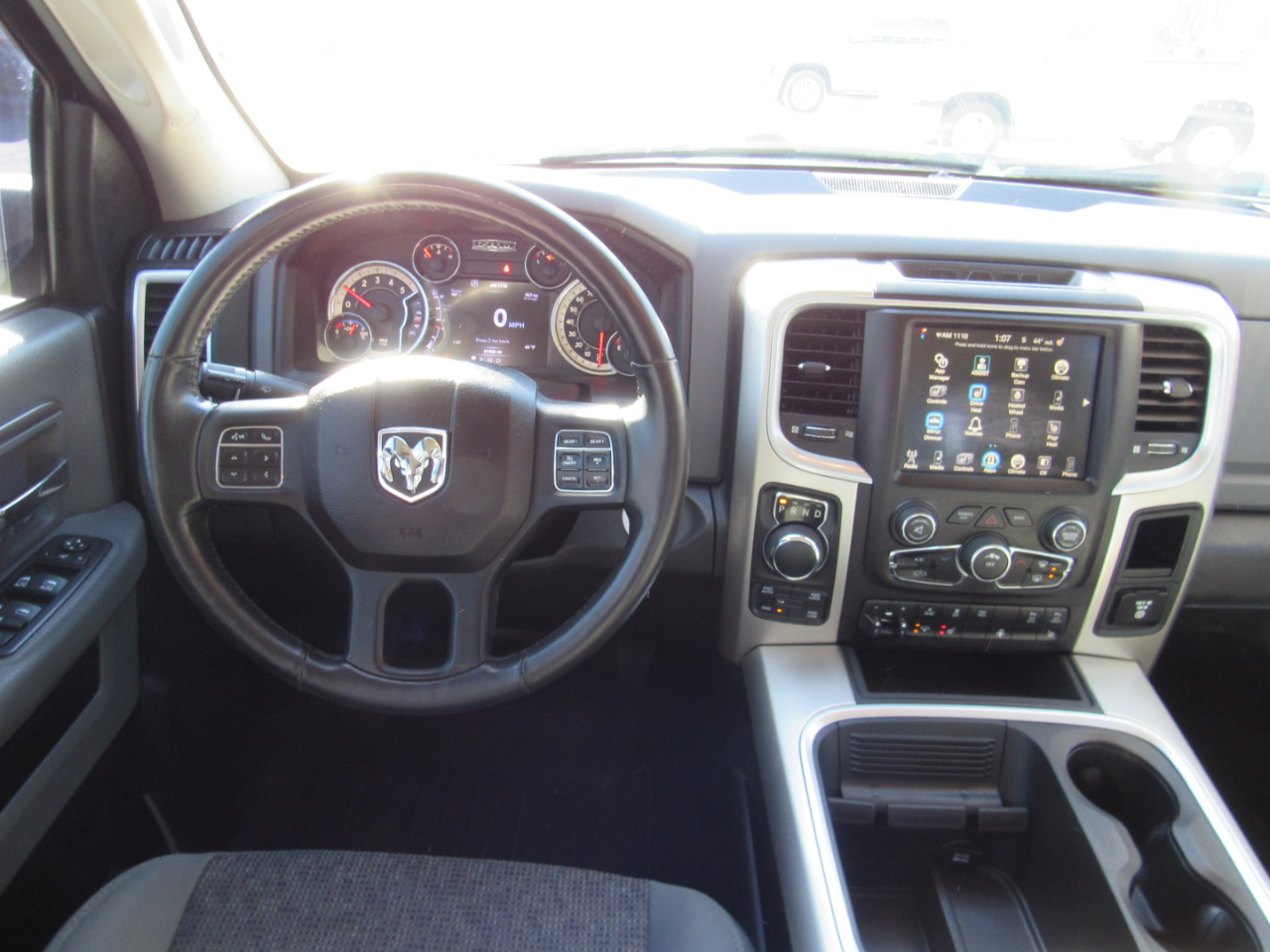 RAM 1500 Big Horn Crew Cab 4WD 2016