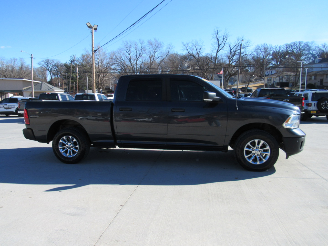 RAM 1500 Big Horn Crew Cab 4WD 2016