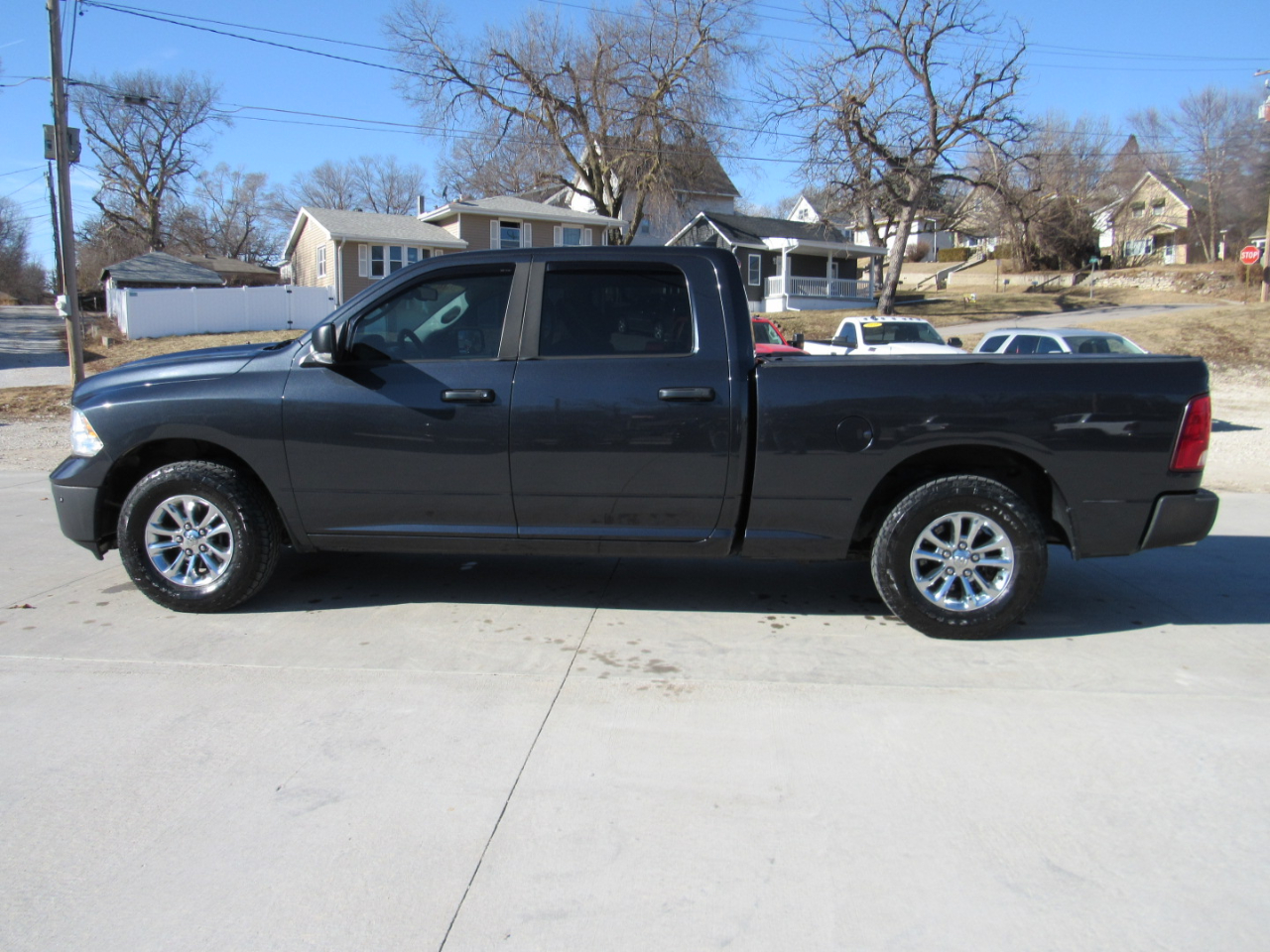 RAM 1500 Big Horn Crew Cab 4WD 2016