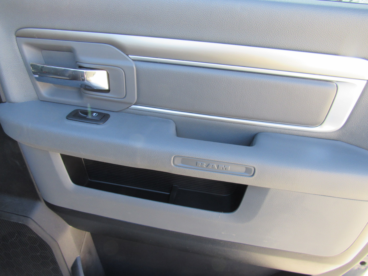 RAM 1500 Big Horn Crew Cab 4WD 2016