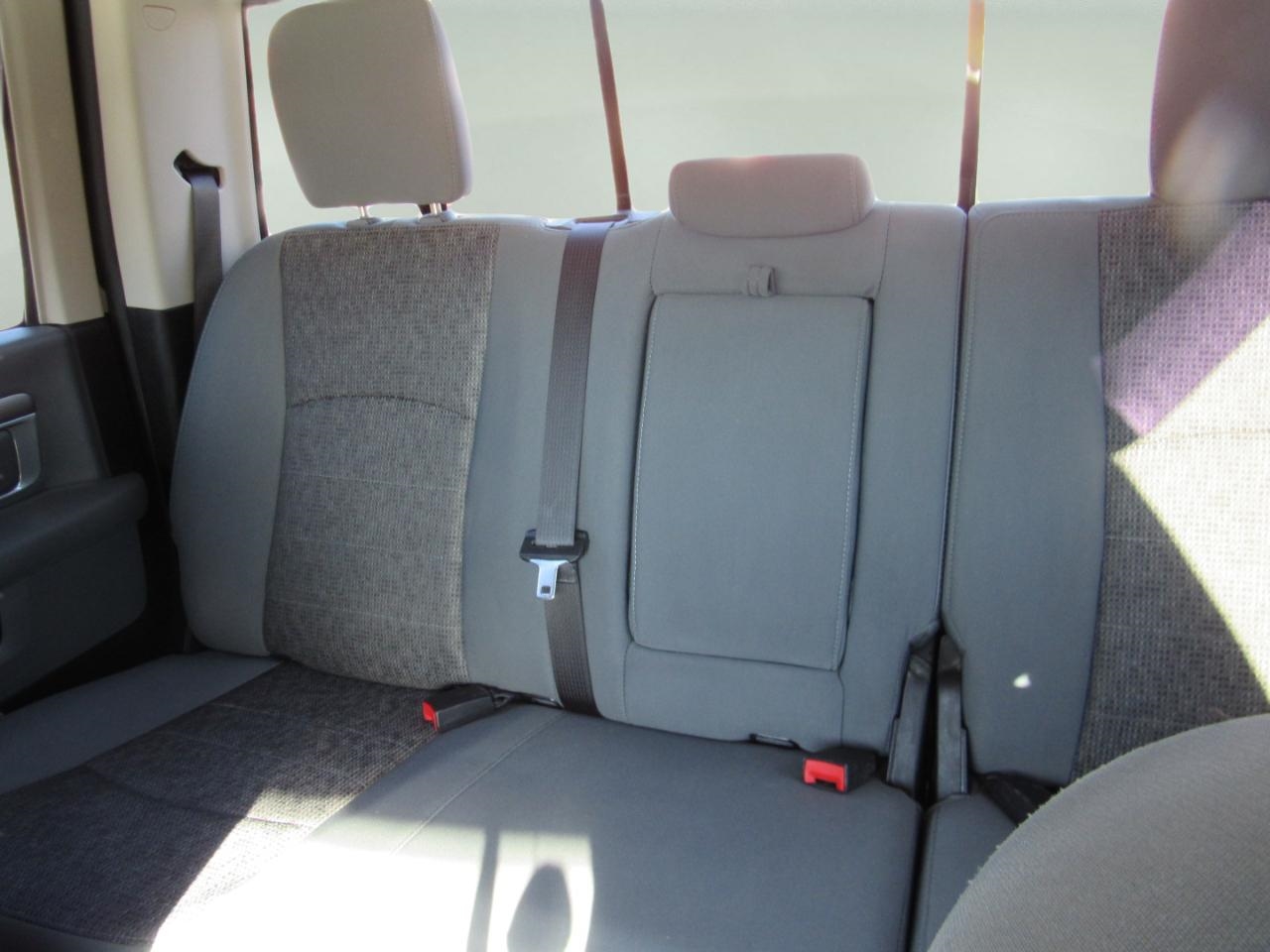 RAM 1500 Big Horn Crew Cab 4WD 2016