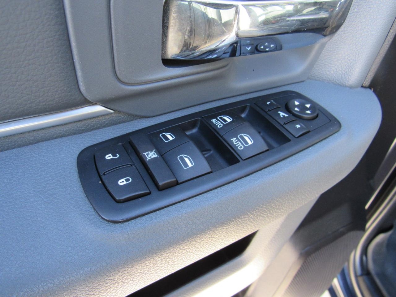 RAM 1500 Big Horn Crew Cab 4WD 2016