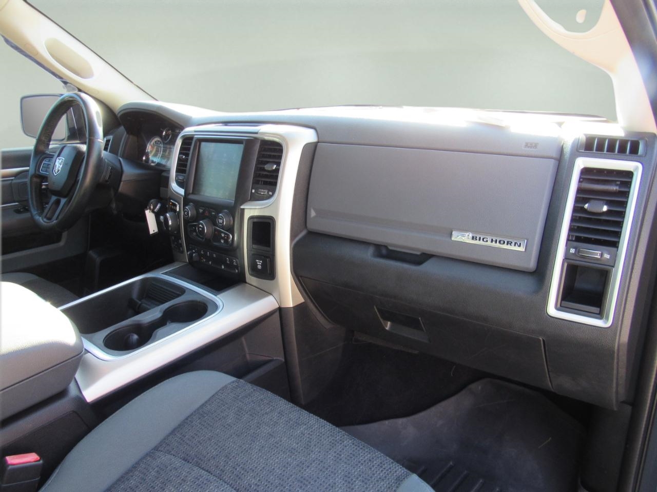 RAM 1500 Big Horn Crew Cab 4WD 2016