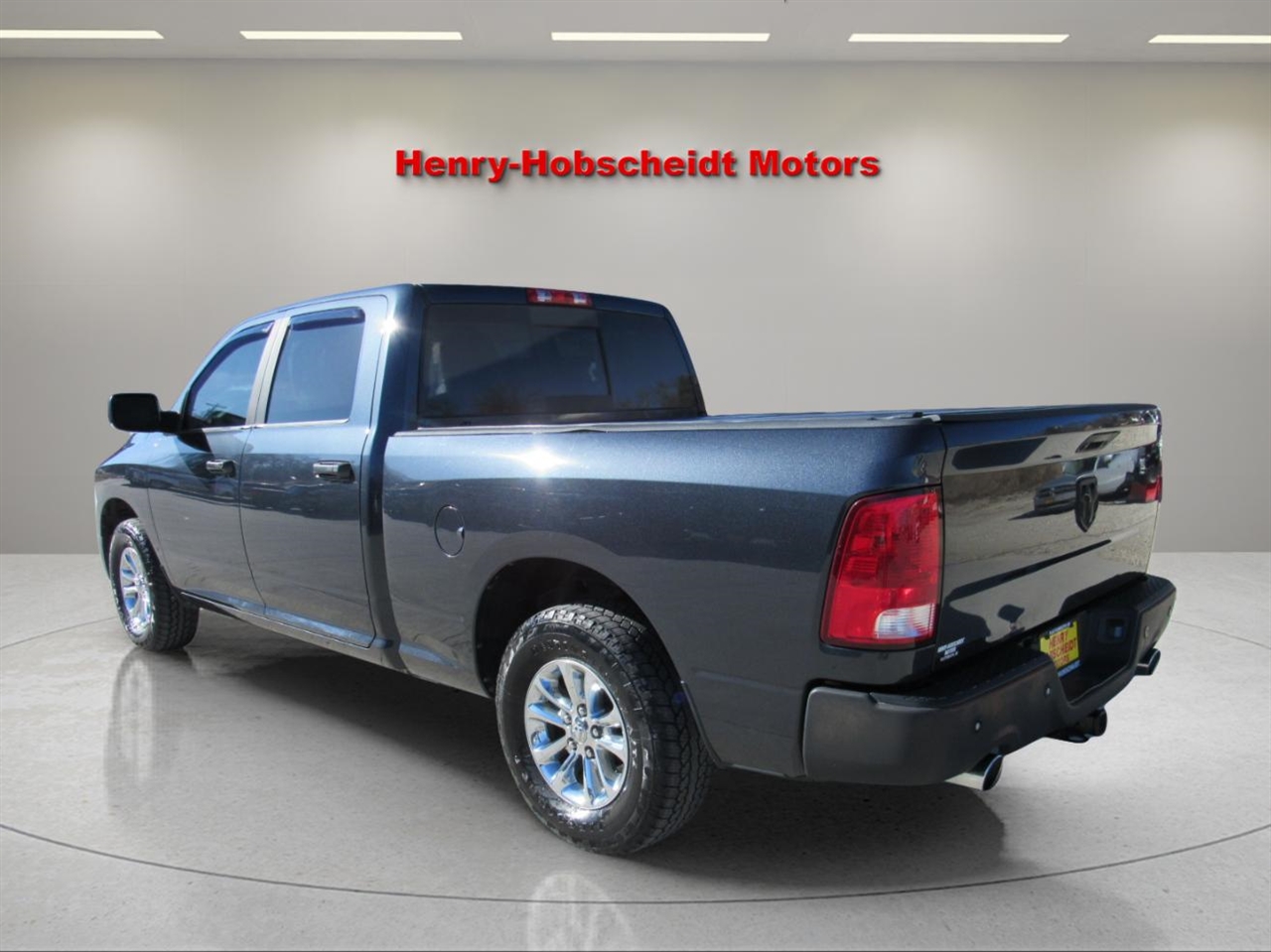 RAM 1500 Big Horn Crew Cab 4WD 2016