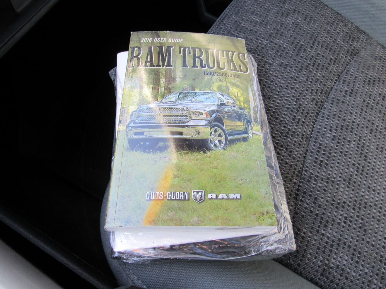 RAM 1500 Big Horn Crew Cab 4WD 2016