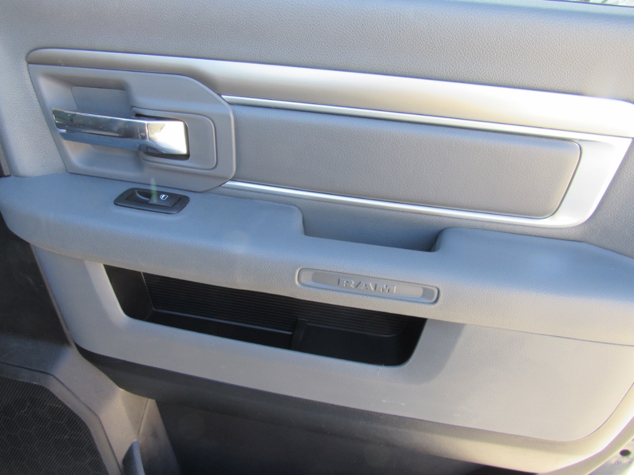 RAM 1500 Big Horn Crew Cab 4WD 2016