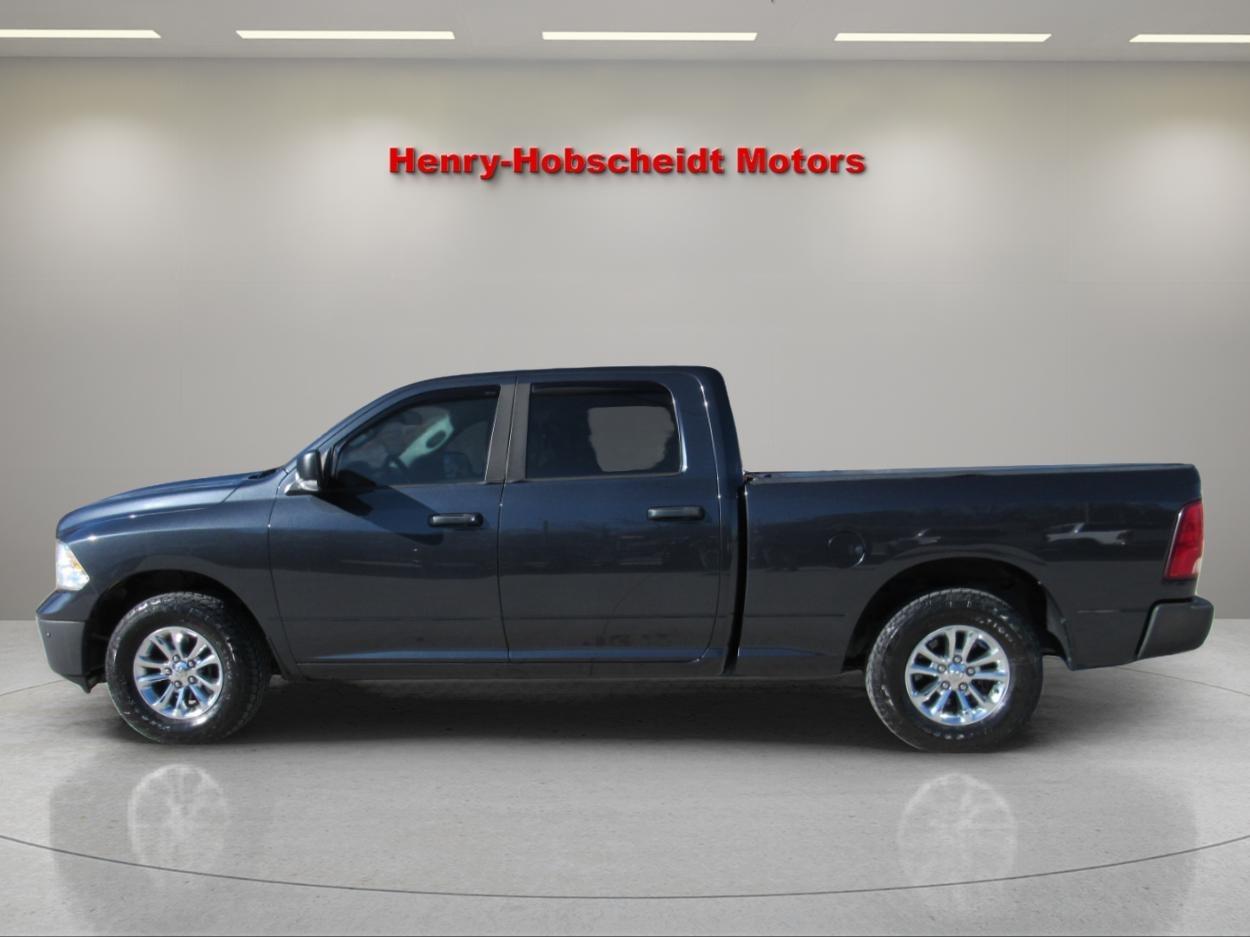 RAM 1500 Big Horn Crew Cab 4WD 2016
