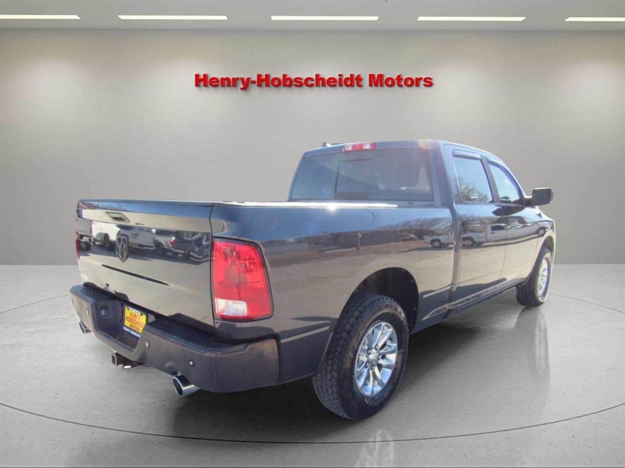 RAM 1500 Big Horn Crew Cab 4WD 2016