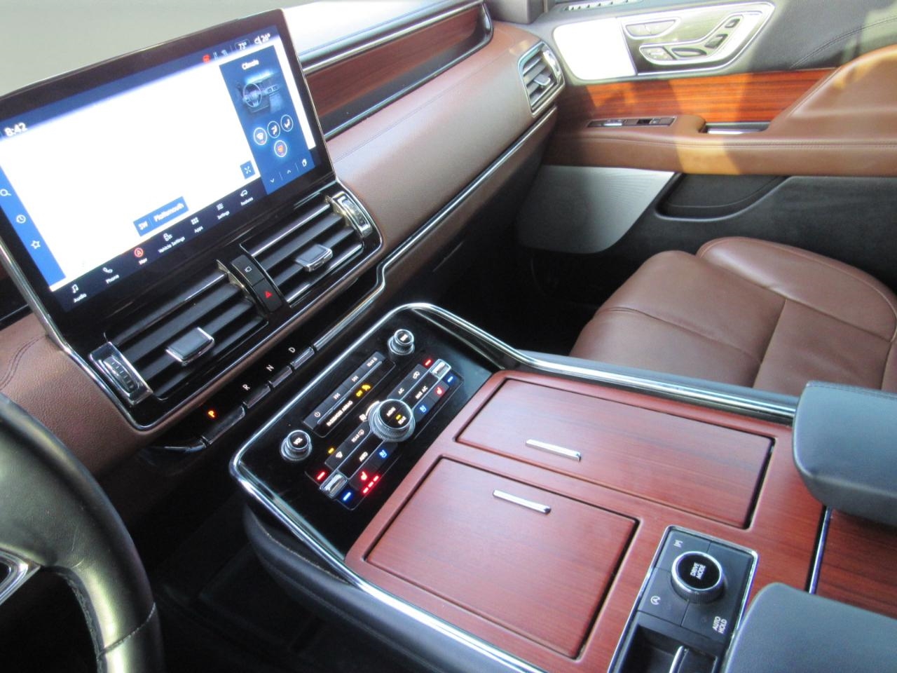 Lincoln Navigator L  2022