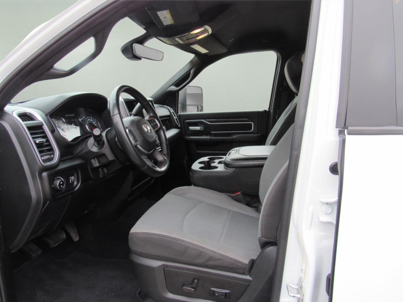 RAM 2500 Big Horn Crew Cab 4WD 2024