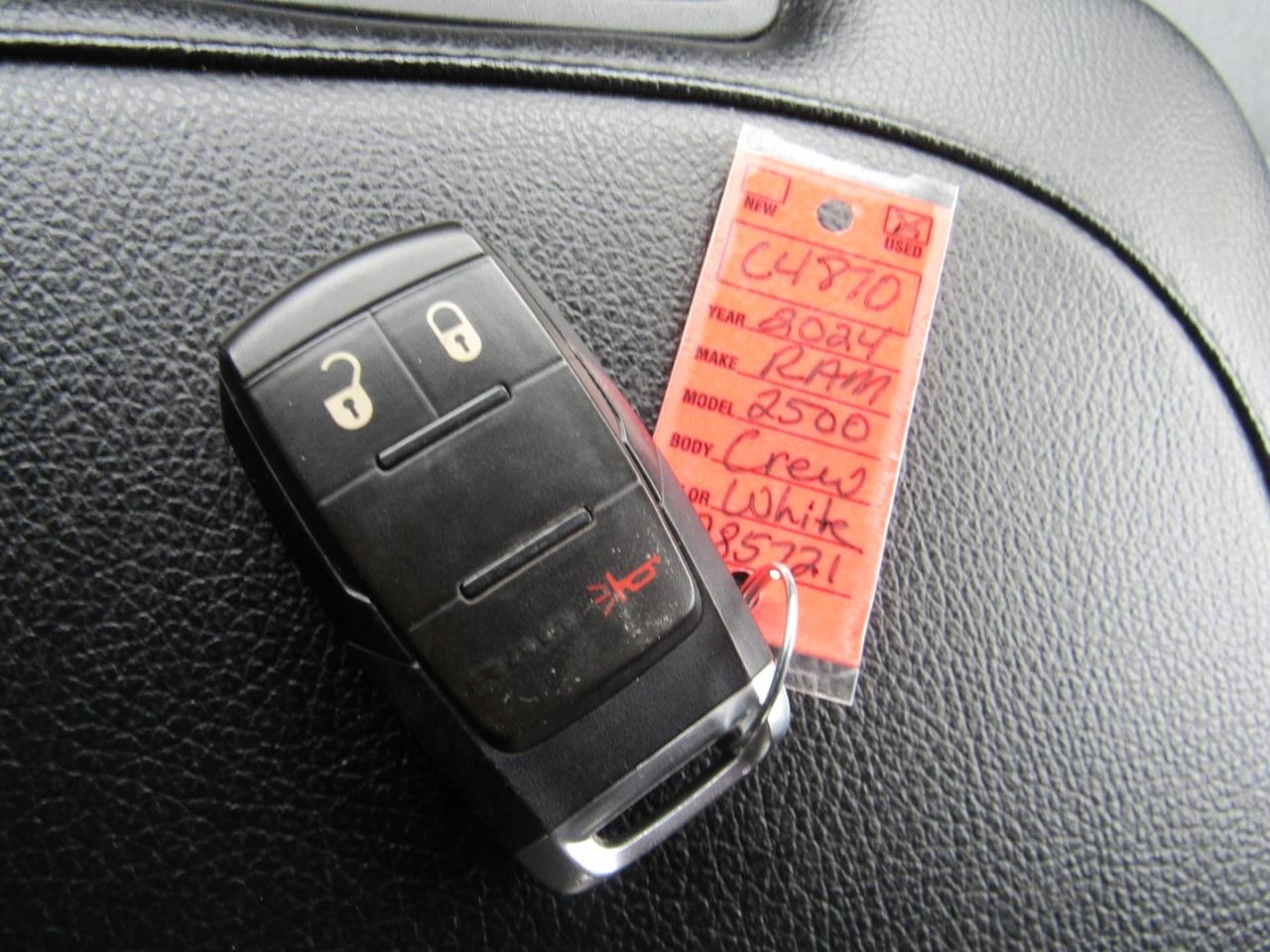 RAM 2500 Big Horn Crew Cab 4WD 2024