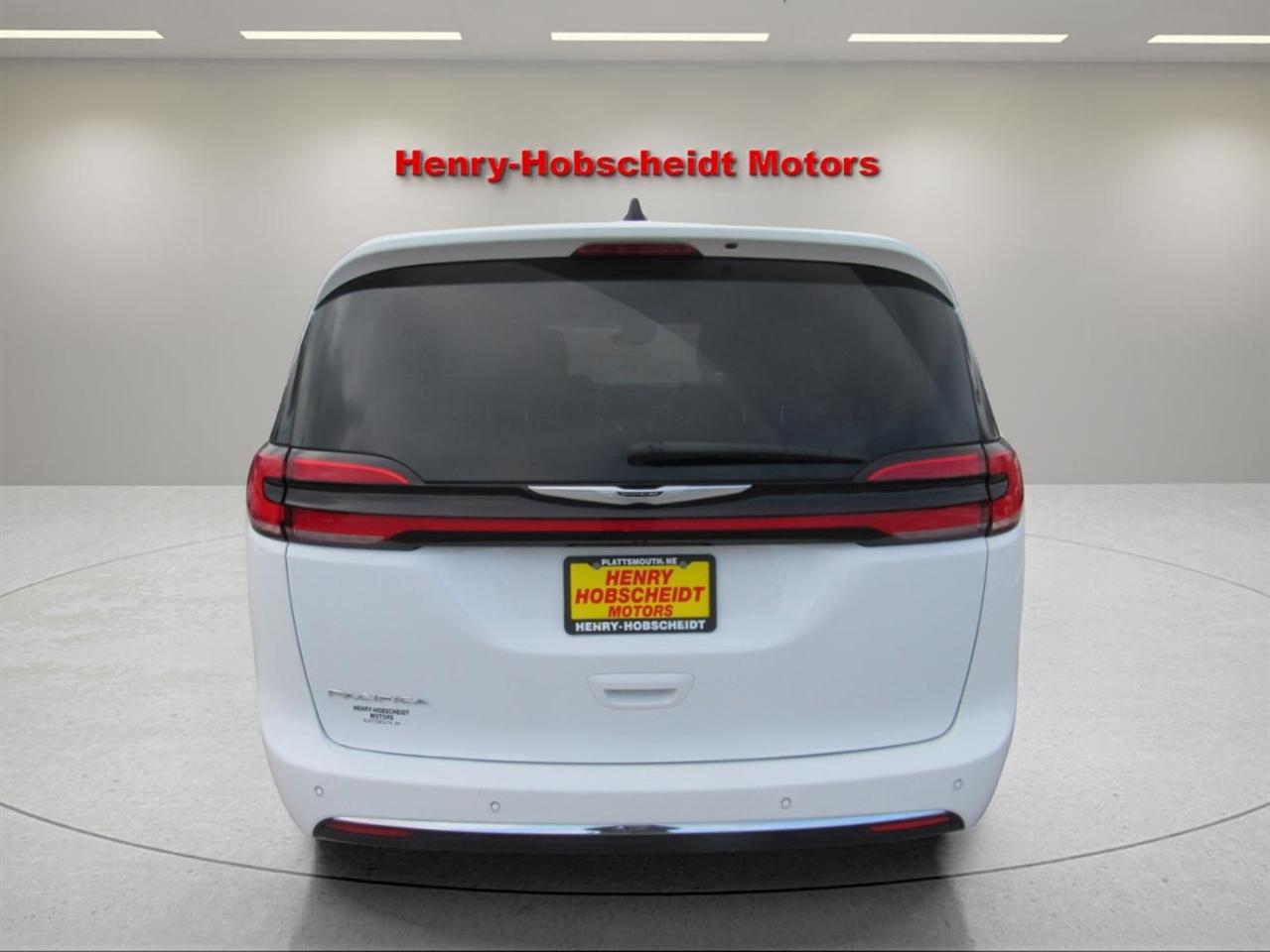 Chrysler Pacifica Touring L FWD 2023