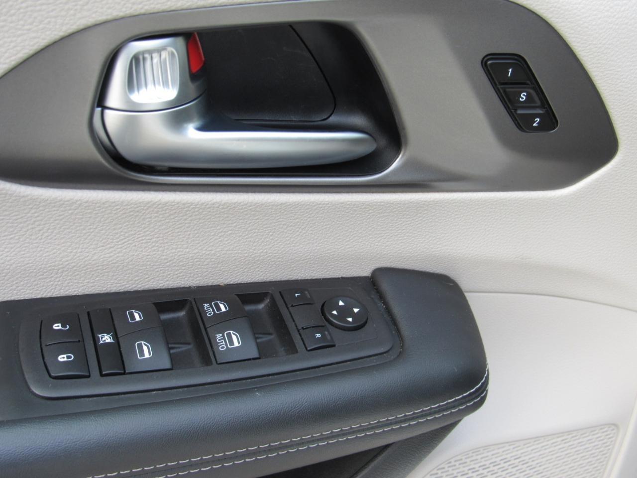 Chrysler Pacifica Touring L FWD 2023