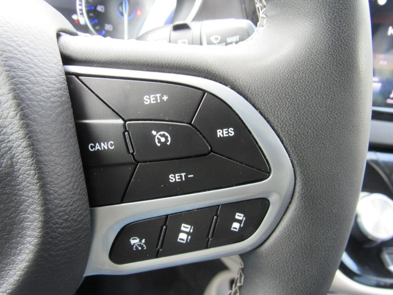 Chrysler Pacifica Touring L FWD 2023