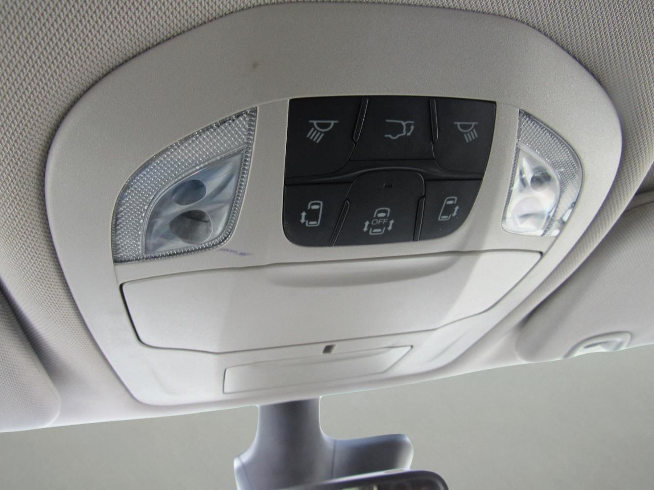 Chrysler Pacifica Touring L FWD 2023