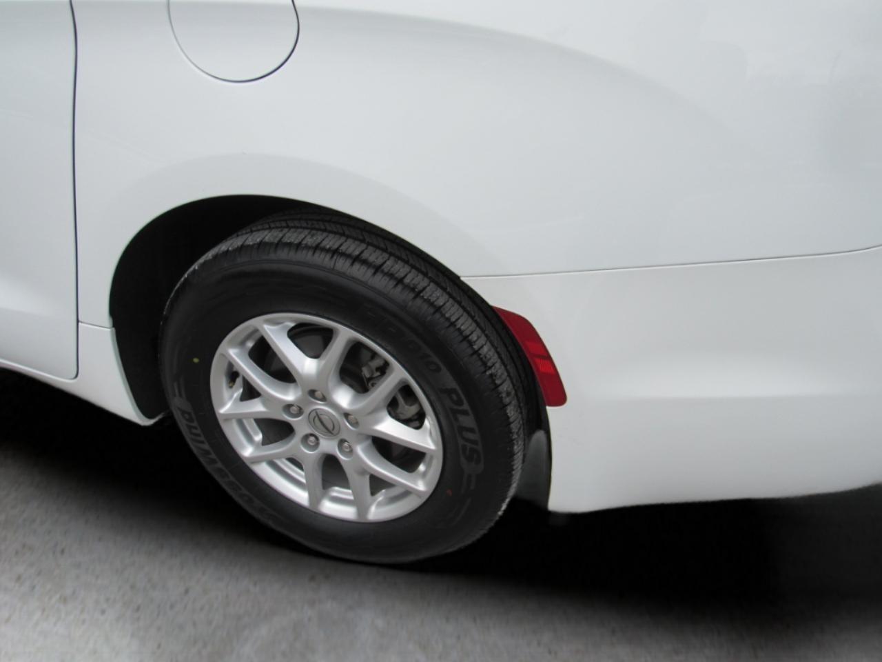 Chrysler Pacifica Touring L FWD 2023