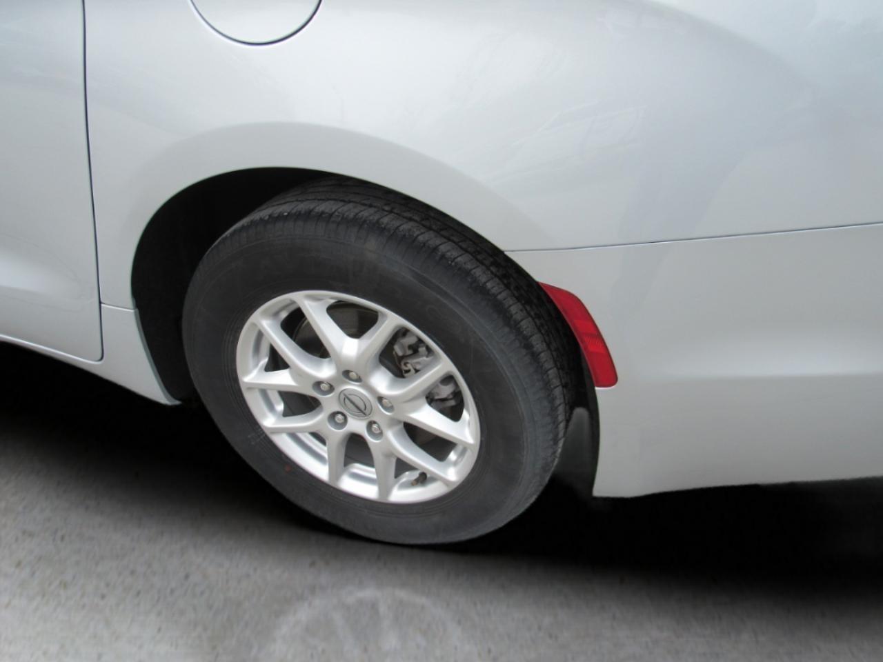 Chrysler Pacifica Touring L FWD 2024