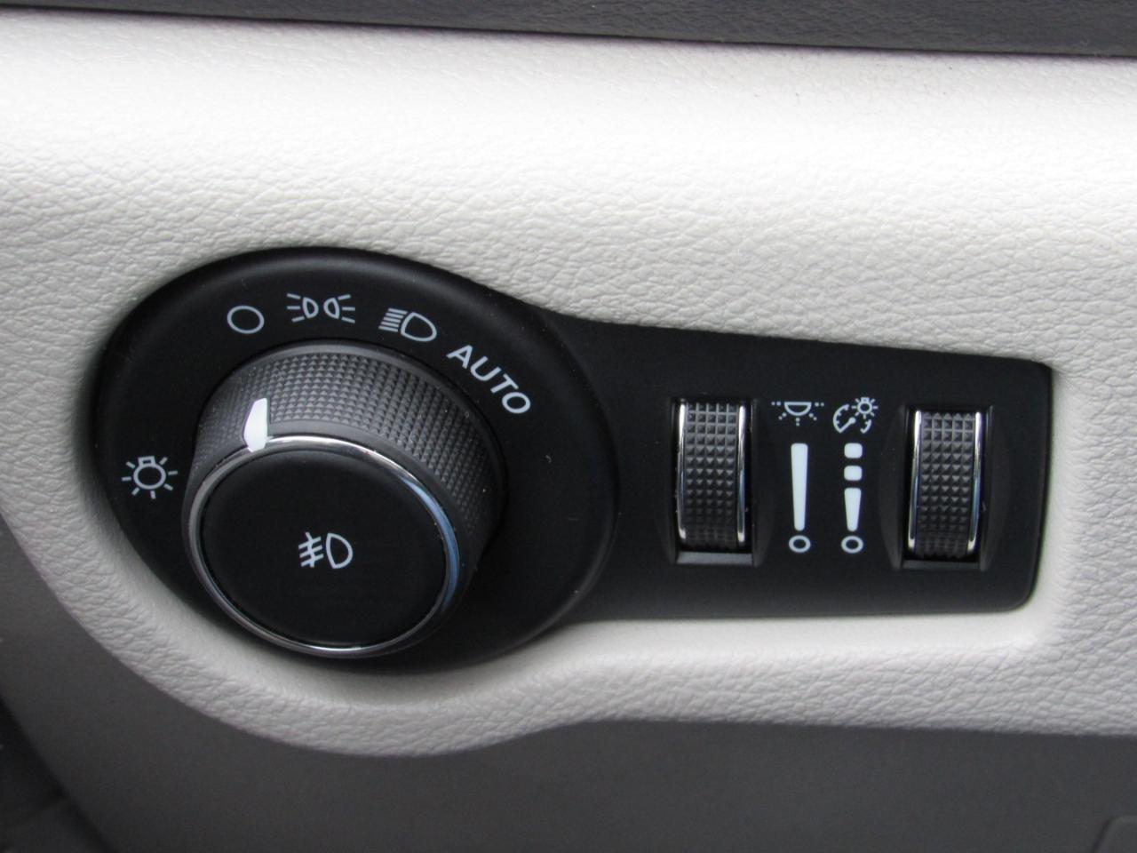 Chrysler Pacifica Touring L FWD 2024