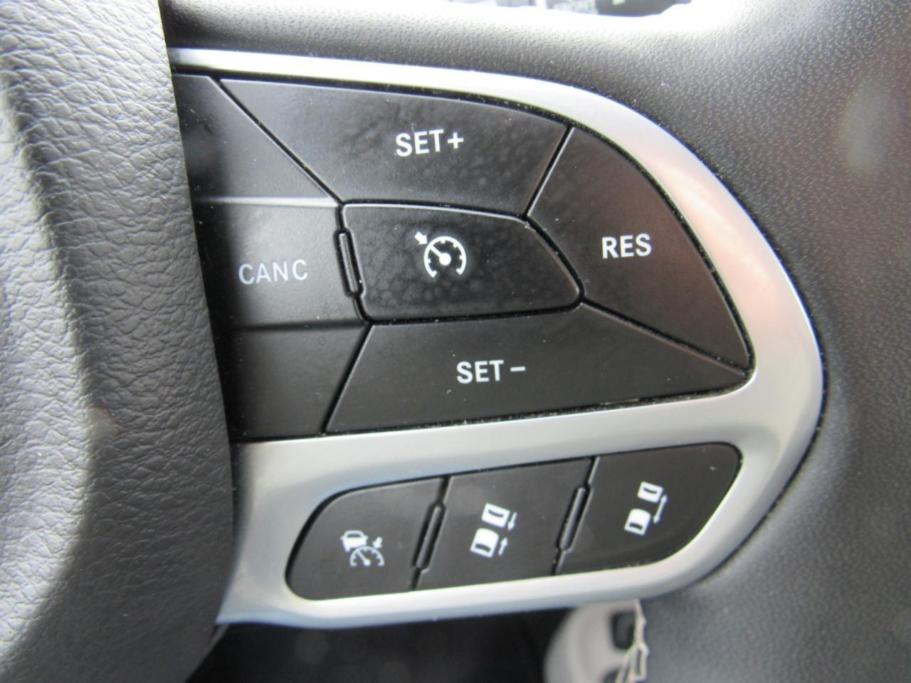 Chrysler Pacifica Touring L FWD 2024