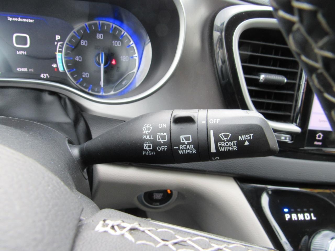 Chrysler Pacifica Touring L FWD 2024