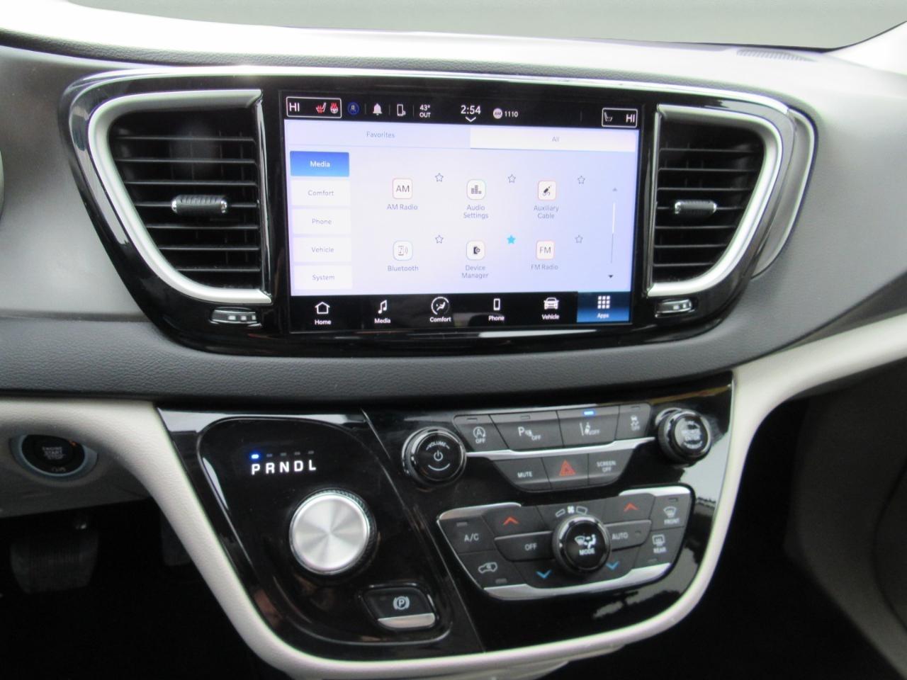 Chrysler Pacifica Touring L FWD 2024