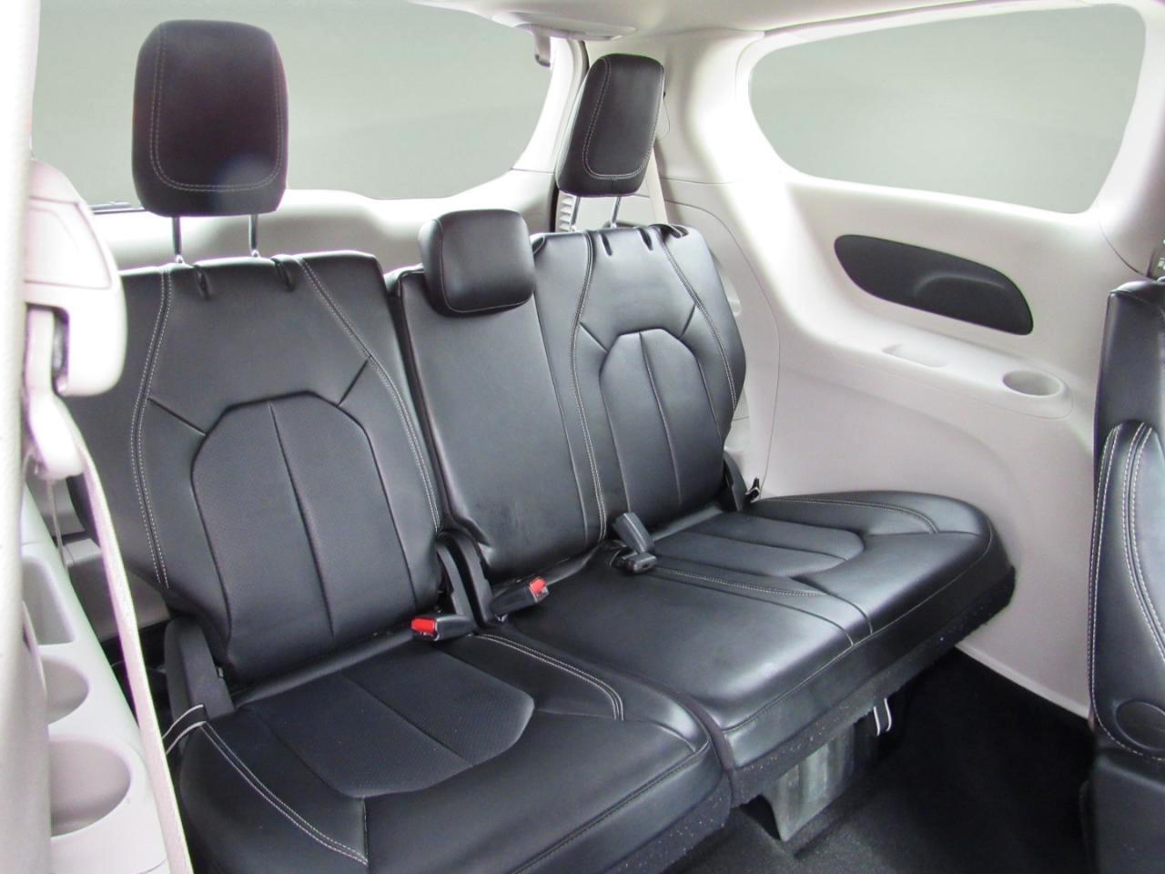 Chrysler Pacifica Touring L FWD 2024