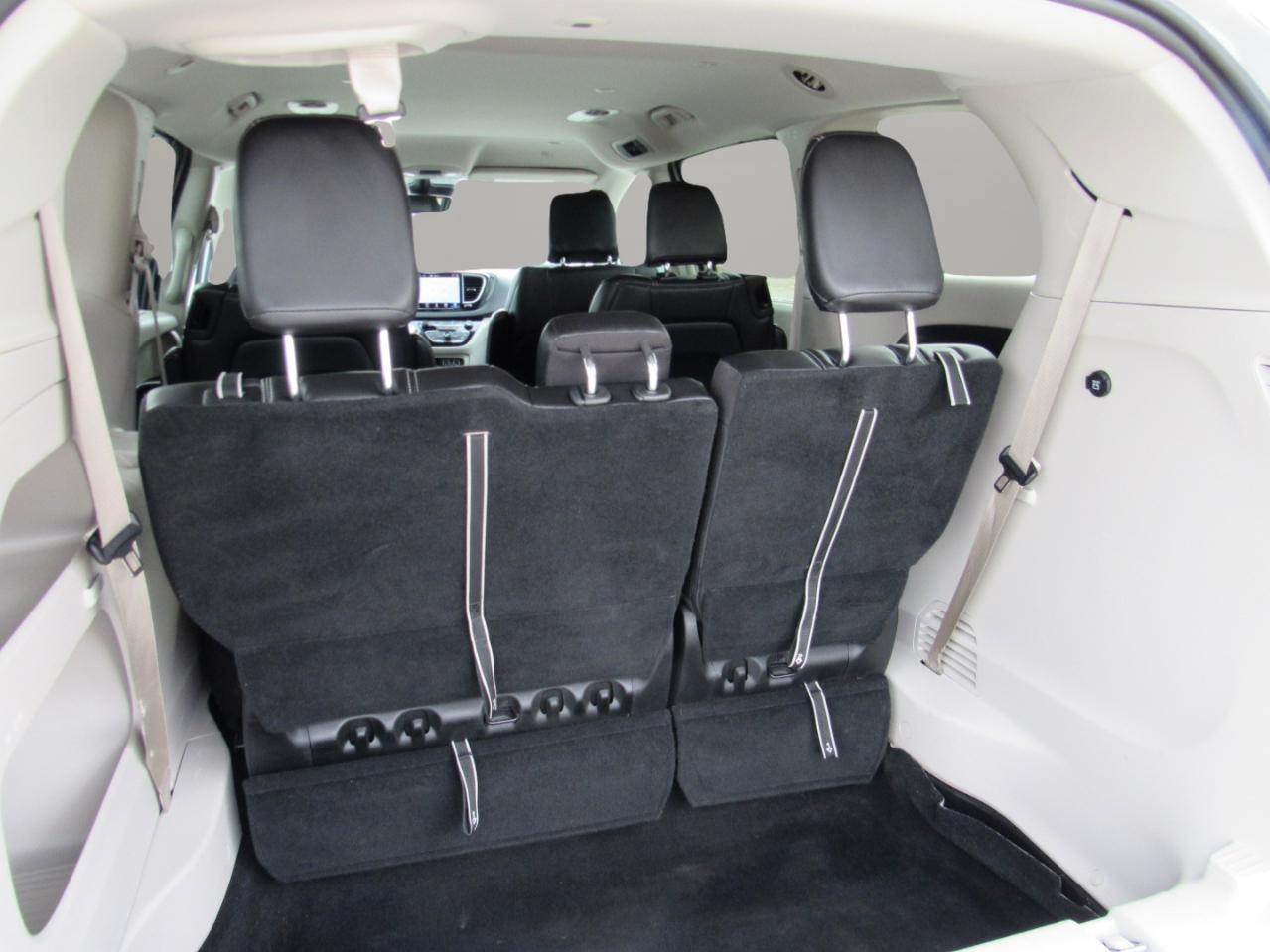 Chrysler Pacifica Touring L FWD 2024