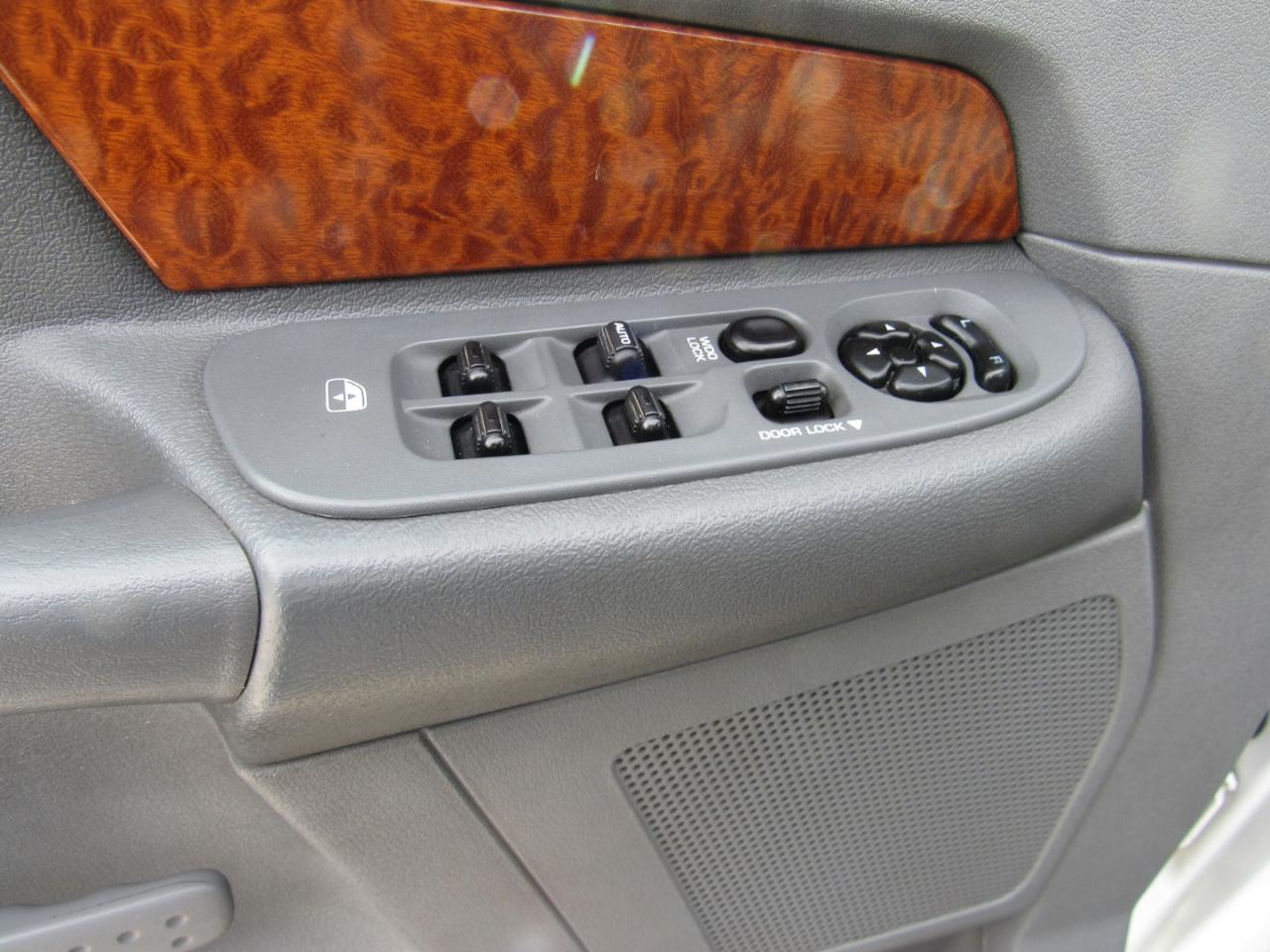 Dodge Ram 2500 SLT Quad Cab 4WD 2006