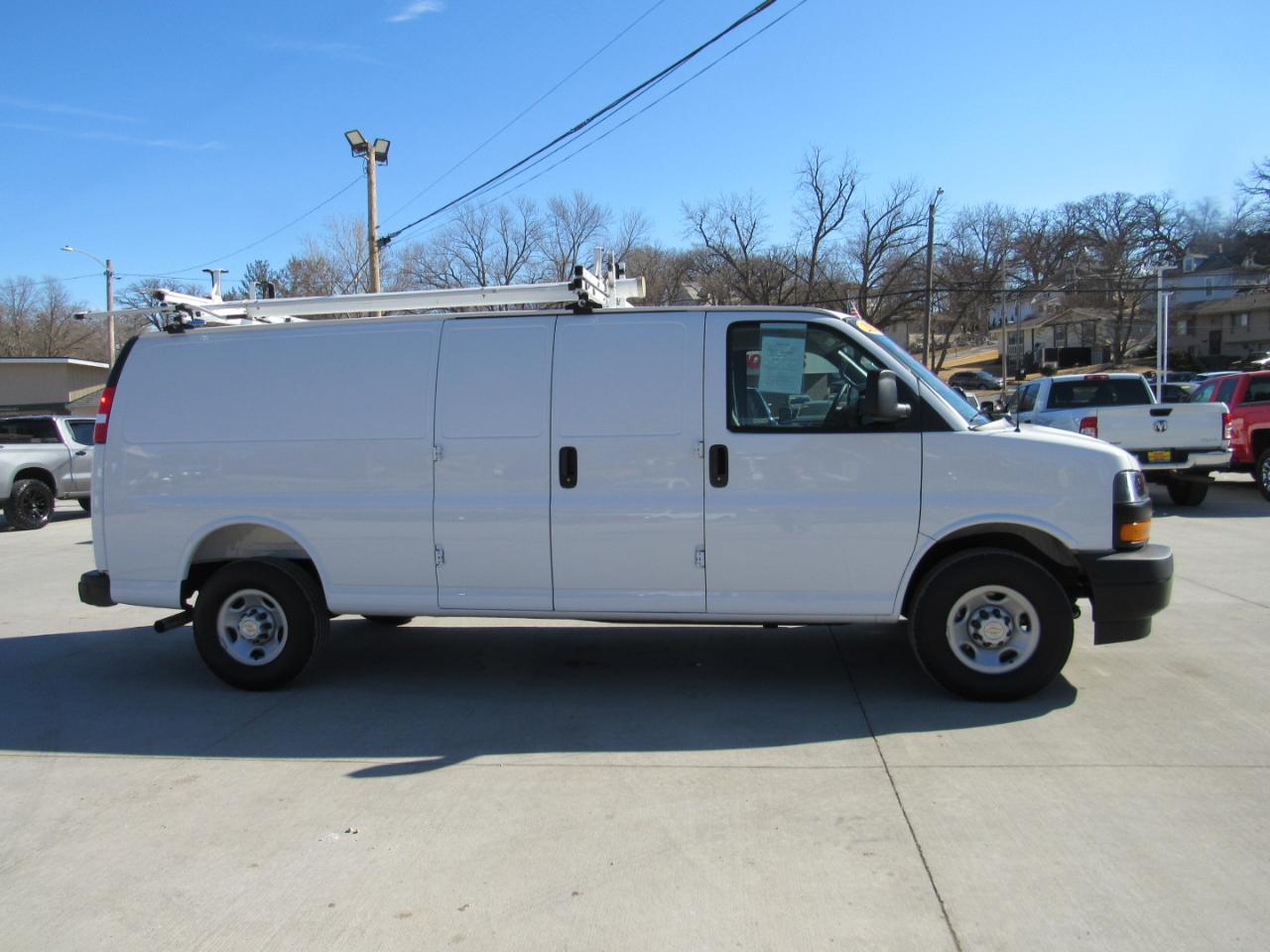 Chevrolet Express Cargo Van RWD 2500 155" 2025
